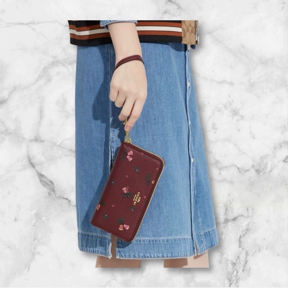 Coach. Holiday Bells Long Zip Around Wallet NWT $298 Retail Limited Edition - Picture 10 of 12